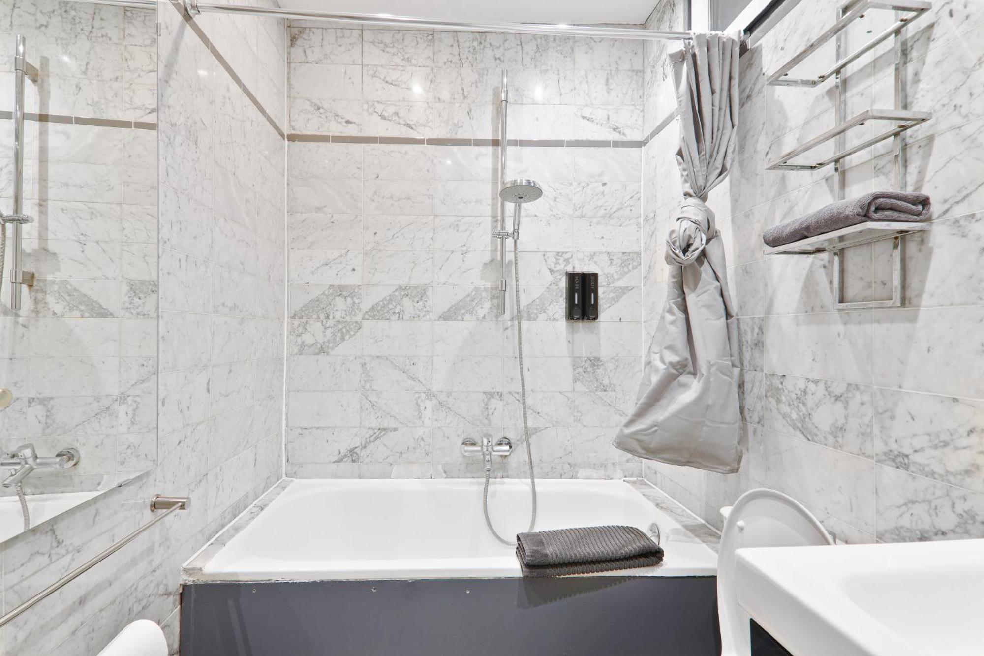 Appartement Quartier Champs-Elysees Free Netflix ปารีส ภายนอก รูปภาพ