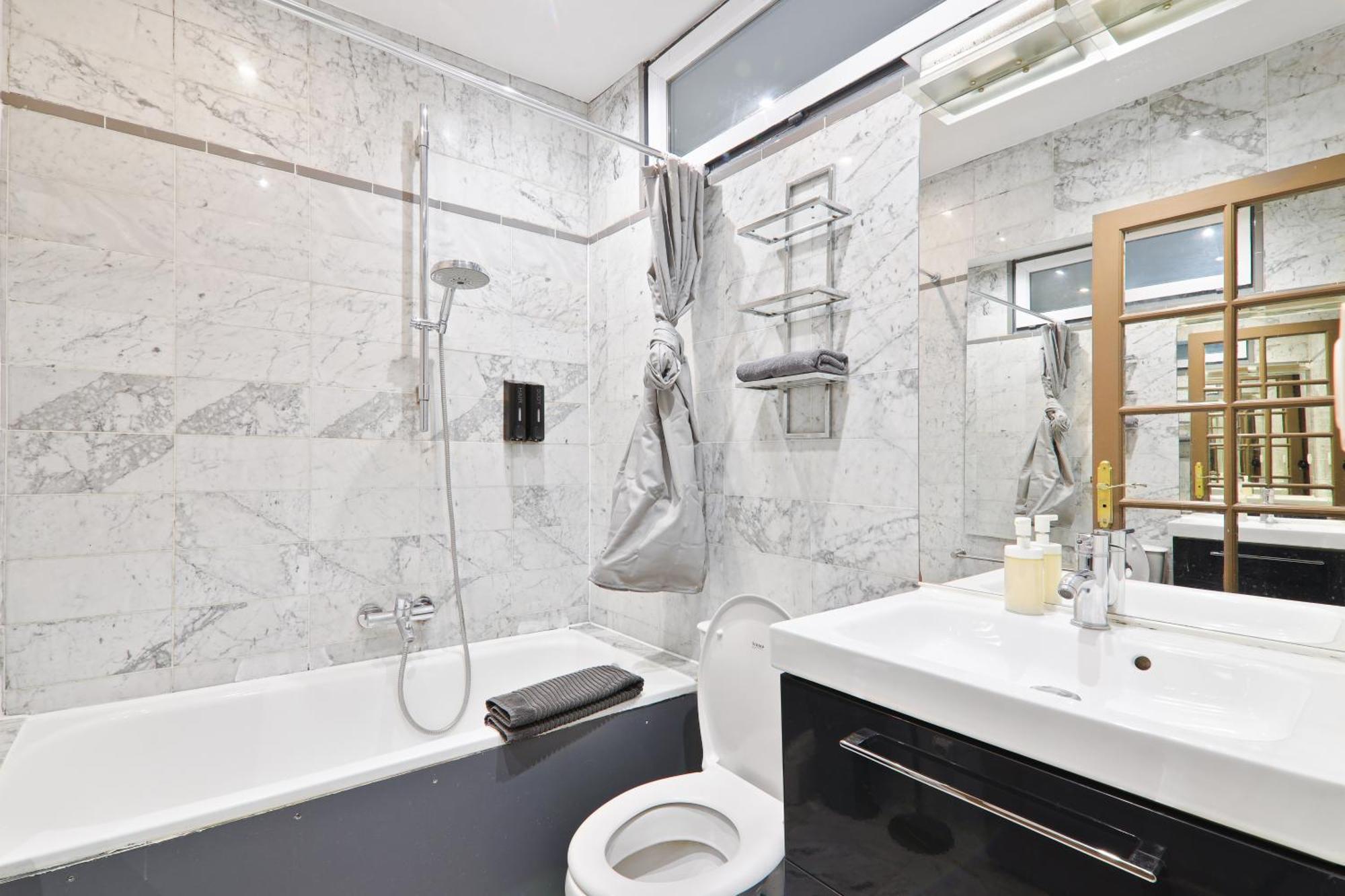 Appartement Quartier Champs-Elysees Free Netflix ปารีส ภายนอก รูปภาพ
